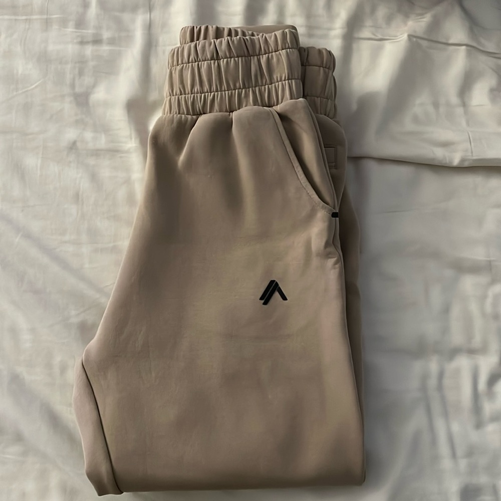 Alphalete sweatpants